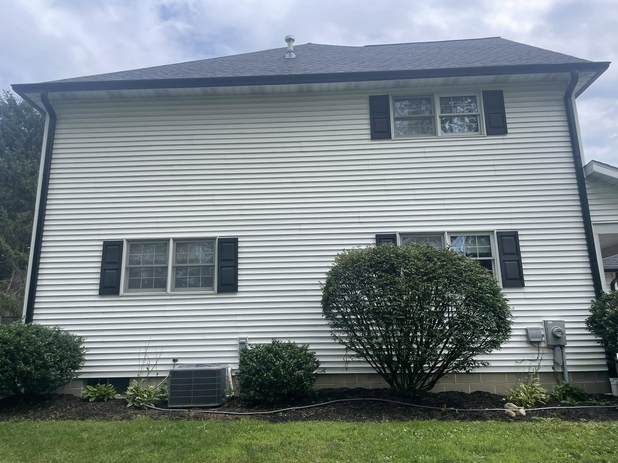 Seamless gutter installation in Heath, Ohio